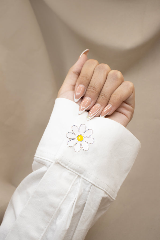 BROCHE MARGARITA BAÑO EN PLATA