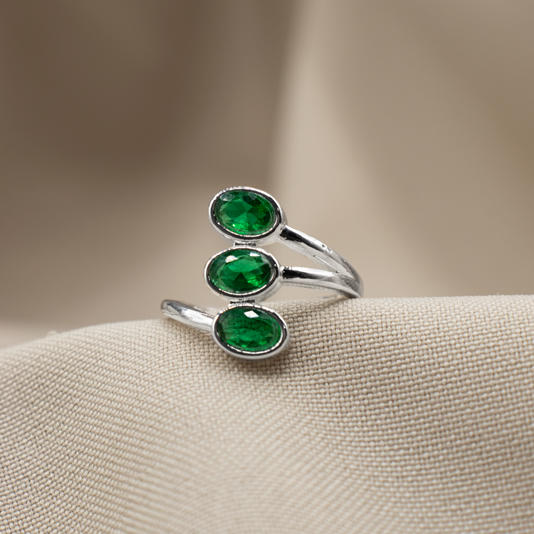 ANILLO TRES CIRCONES BAÑO DE PLATA