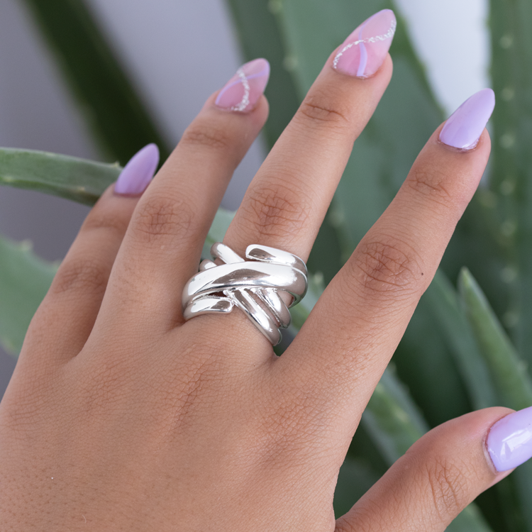 ANILLO ENTRELAZADO BAÑO DE PLATA