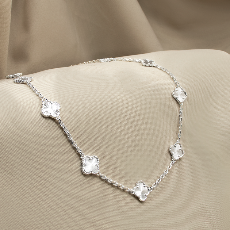 CADENA CONEXIÓN DE TRÉBOL BAÑO DE PLATA