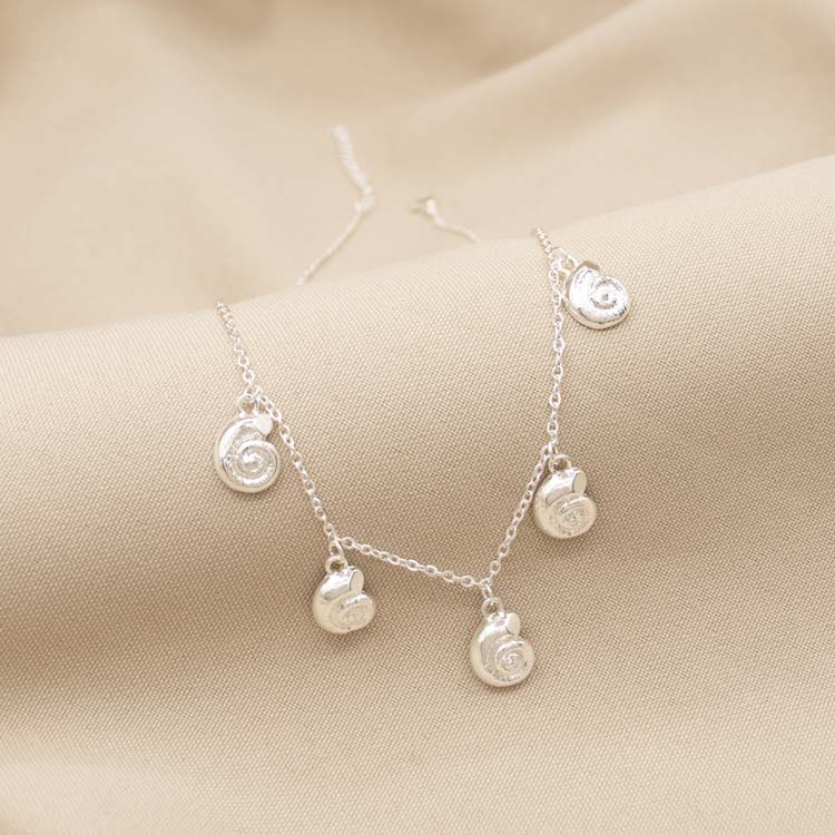 CADENA CARACOLES PEQUEÑOS BAÑO DE PLATA