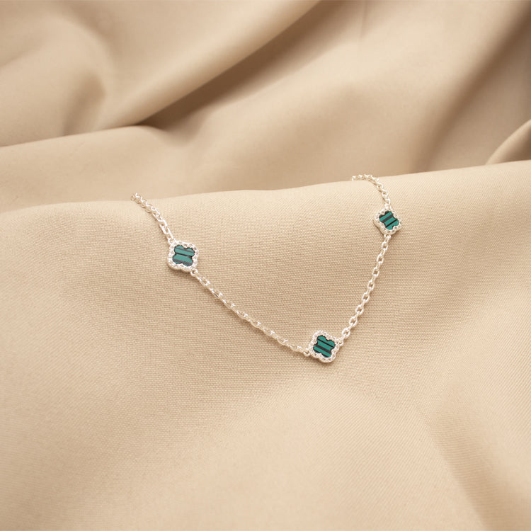 CADENA MINI TRÉBOL SHINE BAÑO DE PLATA