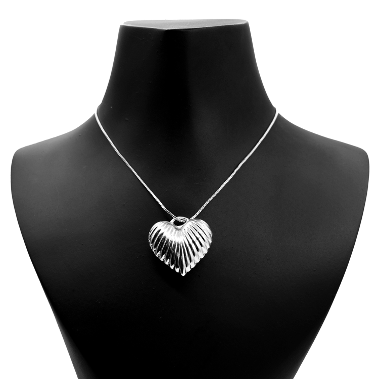 DIJE CORAZÓN RAYAS BAÑO DE PLATA