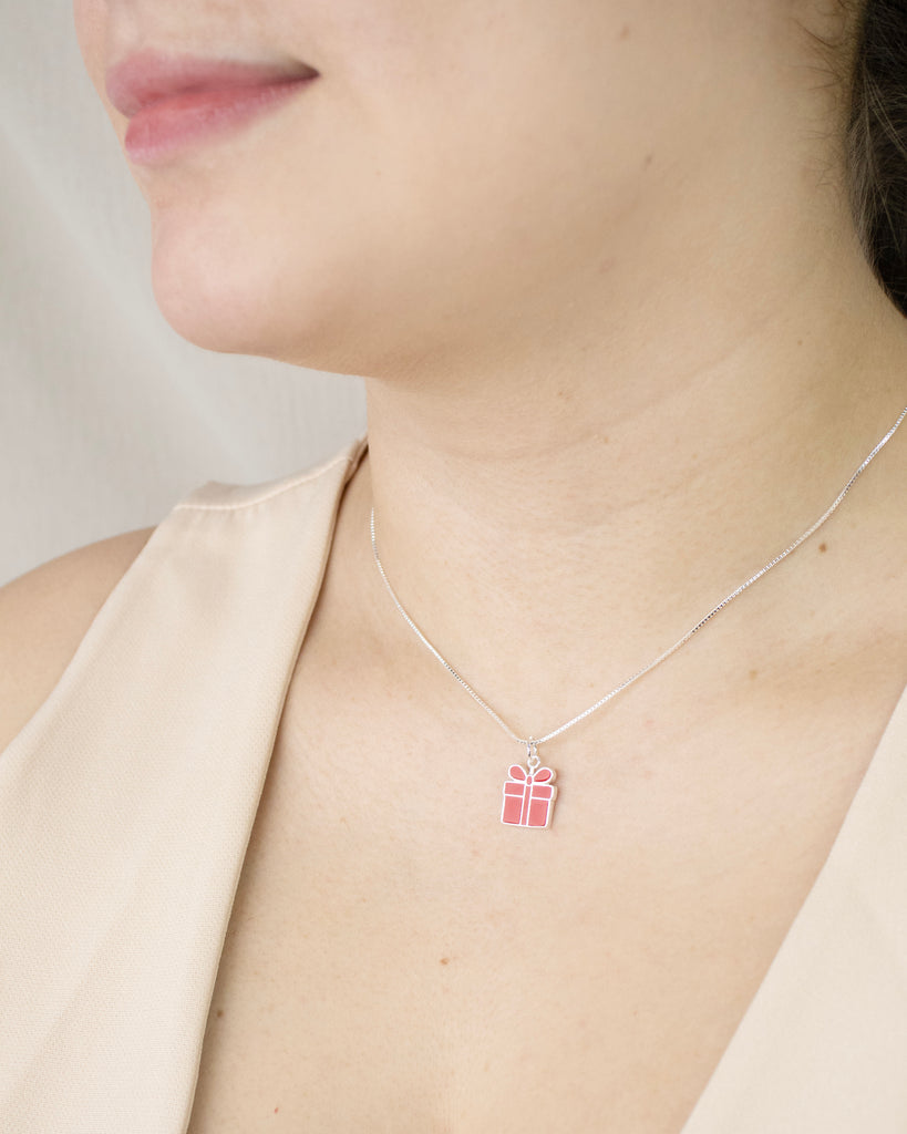 DIJE REGALO ROJO EN PLATA