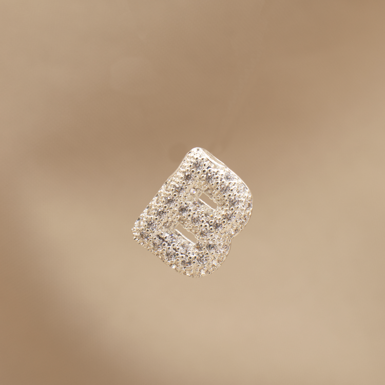 DIJE LETRA  CON CIRCONES BAÑO DE PLATA