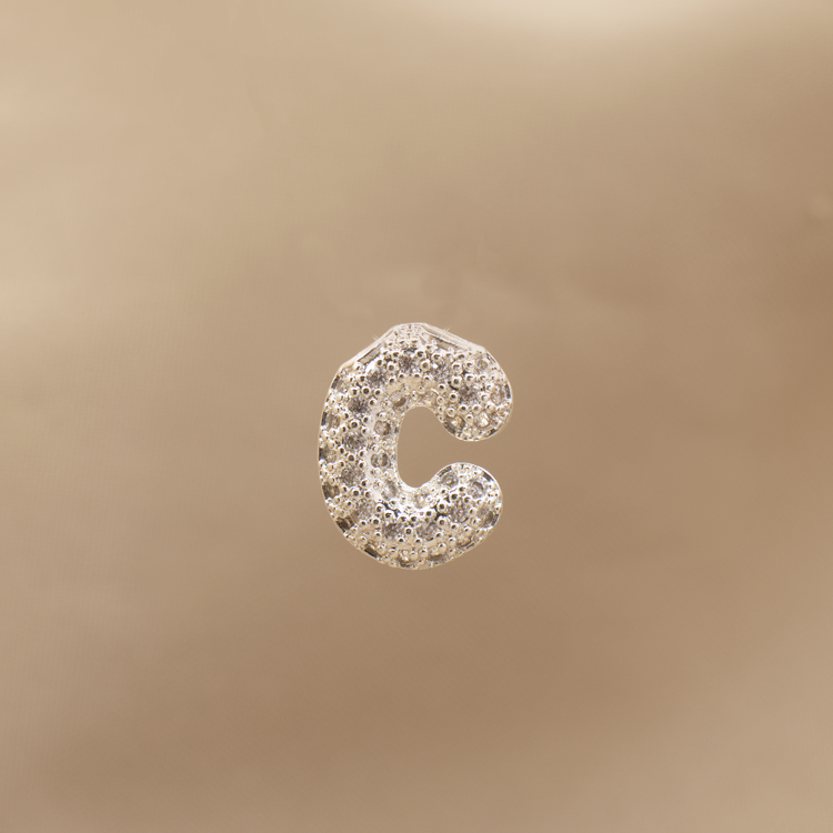 DIJE LETRA  CON CIRCONES BAÑO DE PLATA