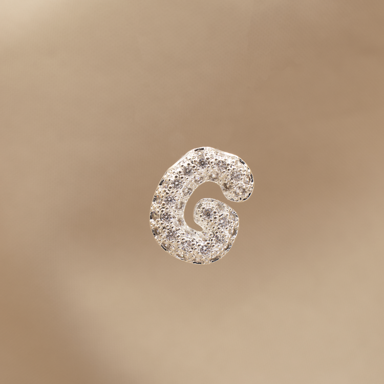 DIJE LETRA  CON CIRCONES BAÑO DE PLATA