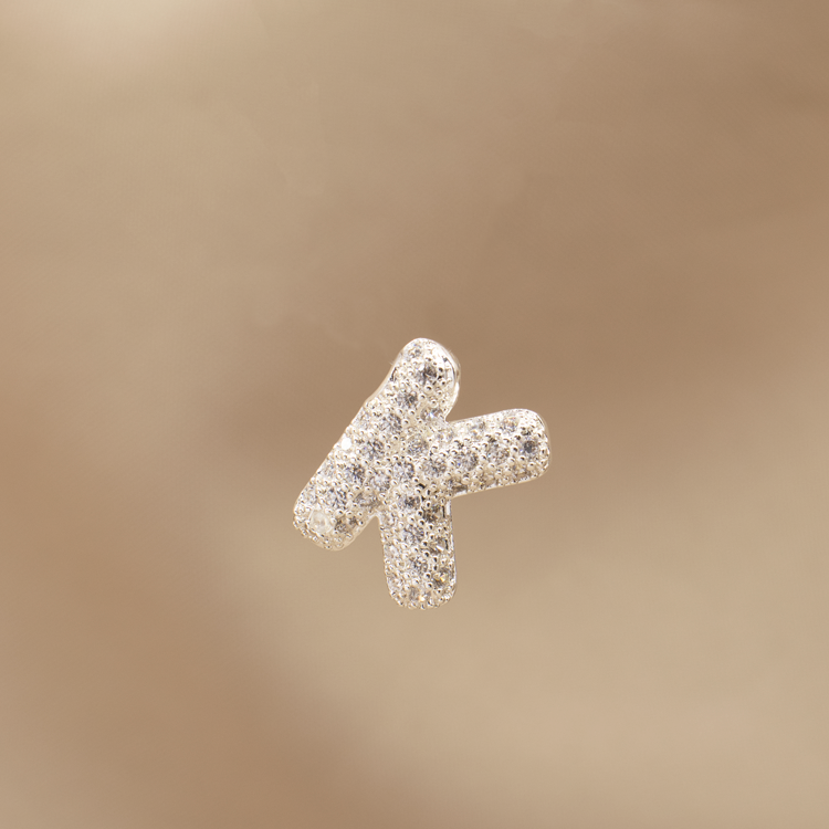 DIJE LETRA  CON CIRCONES BAÑO DE PLATA