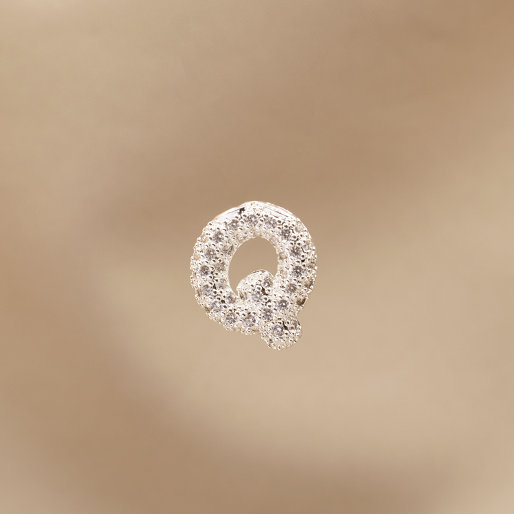 DIJE LETRA  CON CIRCONES BAÑO DE PLATA