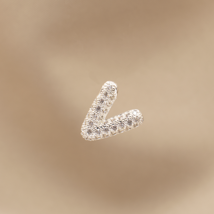 DIJE LETRA  CON CIRCONES BAÑO DE PLATA