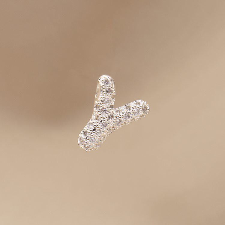 DIJE LETRA  CON CIRCONES BAÑO DE PLATA