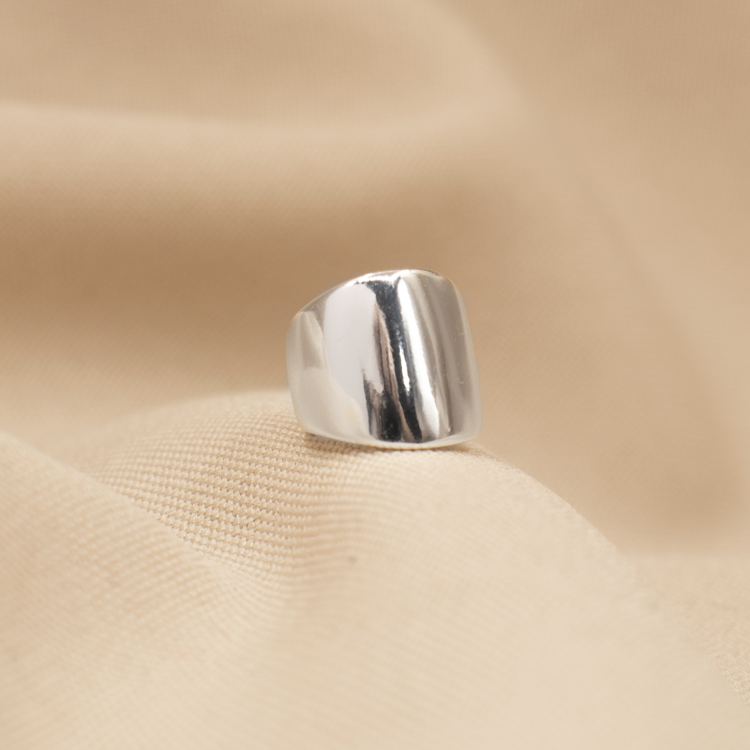 EARCUFF TACO LISO BAÑO DE PLATA