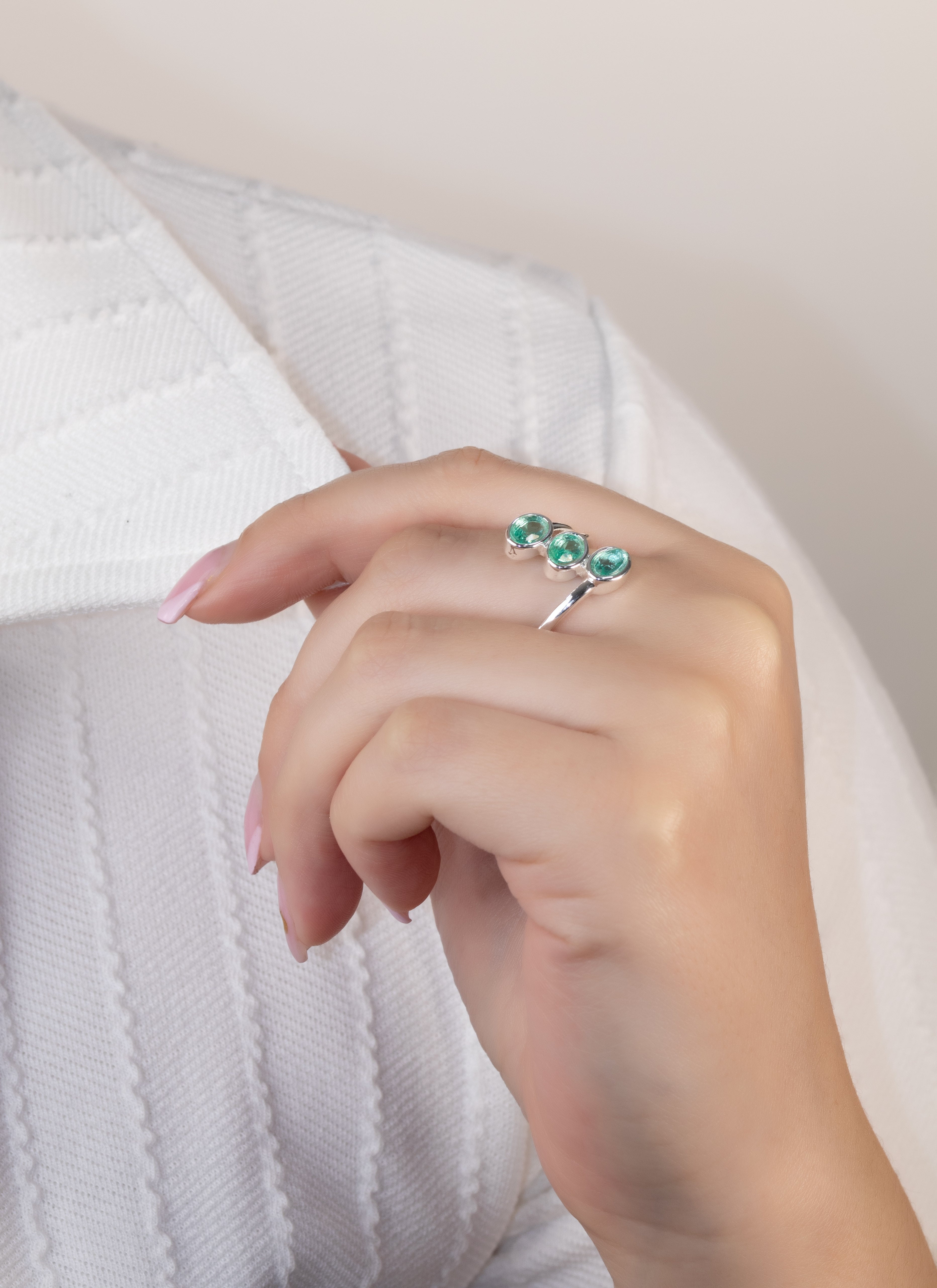 ANILLO TRES CIRCONES BAÑO DE PLATA