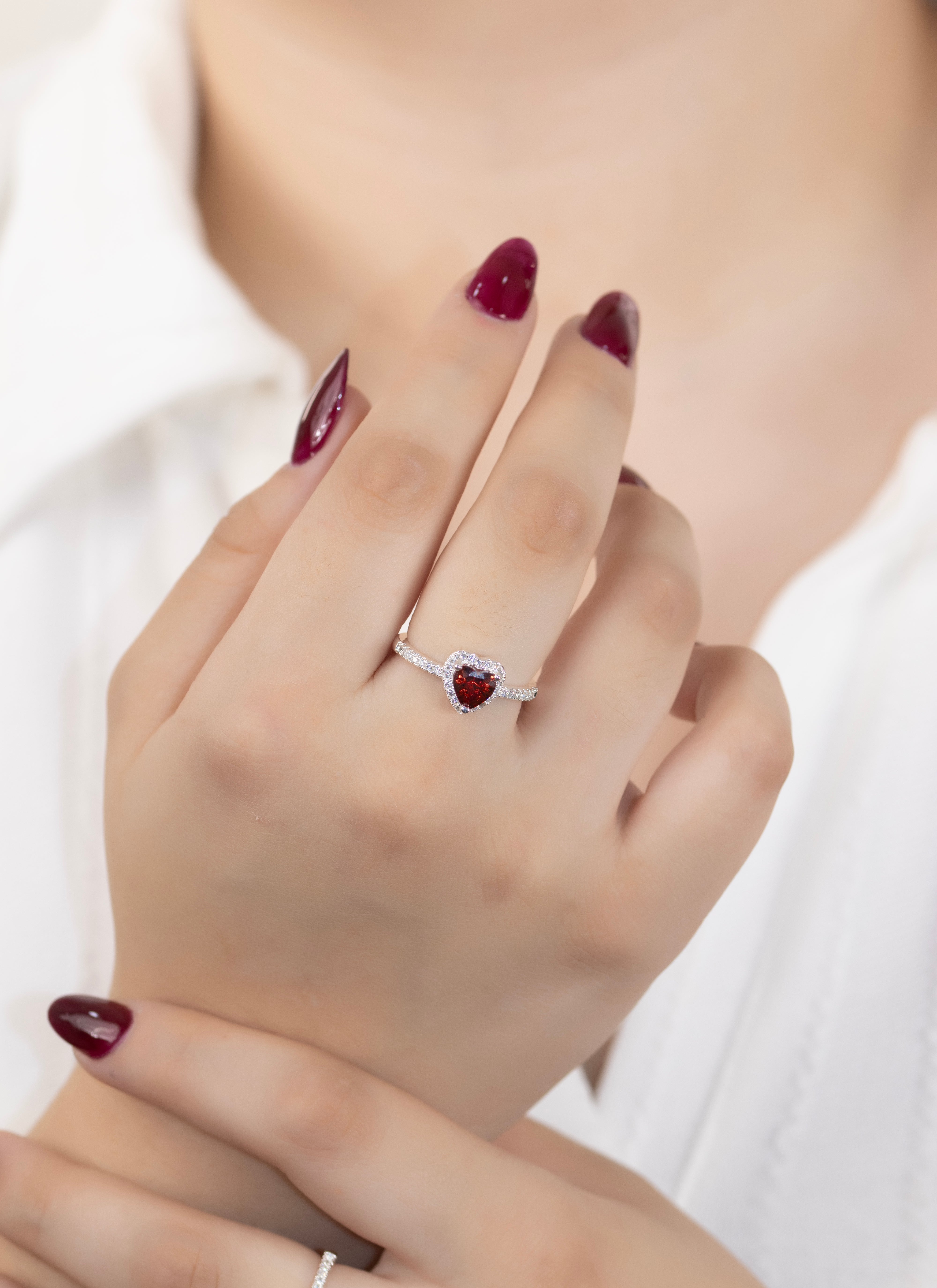 ANILLO CORAZÓN INCRUSTADO BAÑO DE PLATA