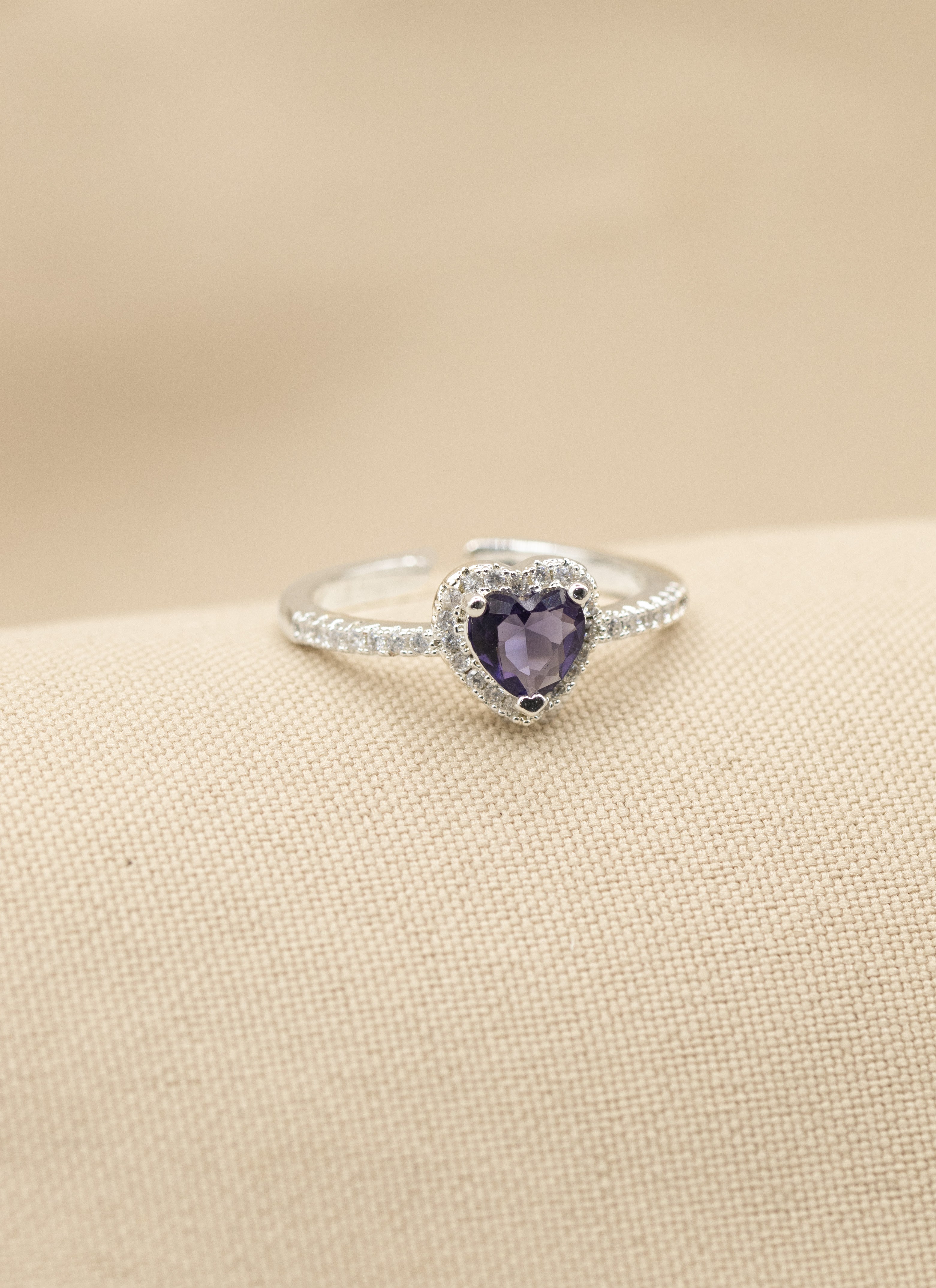 ANILLO CORAZÓN INCRUSTADO BAÑO DE PLATA