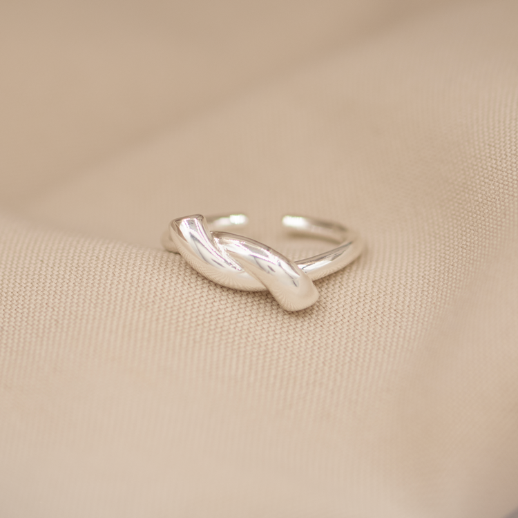 ANILLO NUDO ANCHO BAÑO DE PLATA