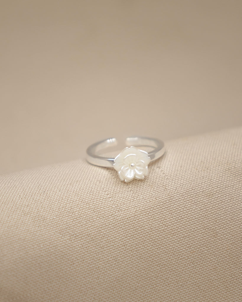 ANILLO FLOR CEREZO BAÑO PLATA