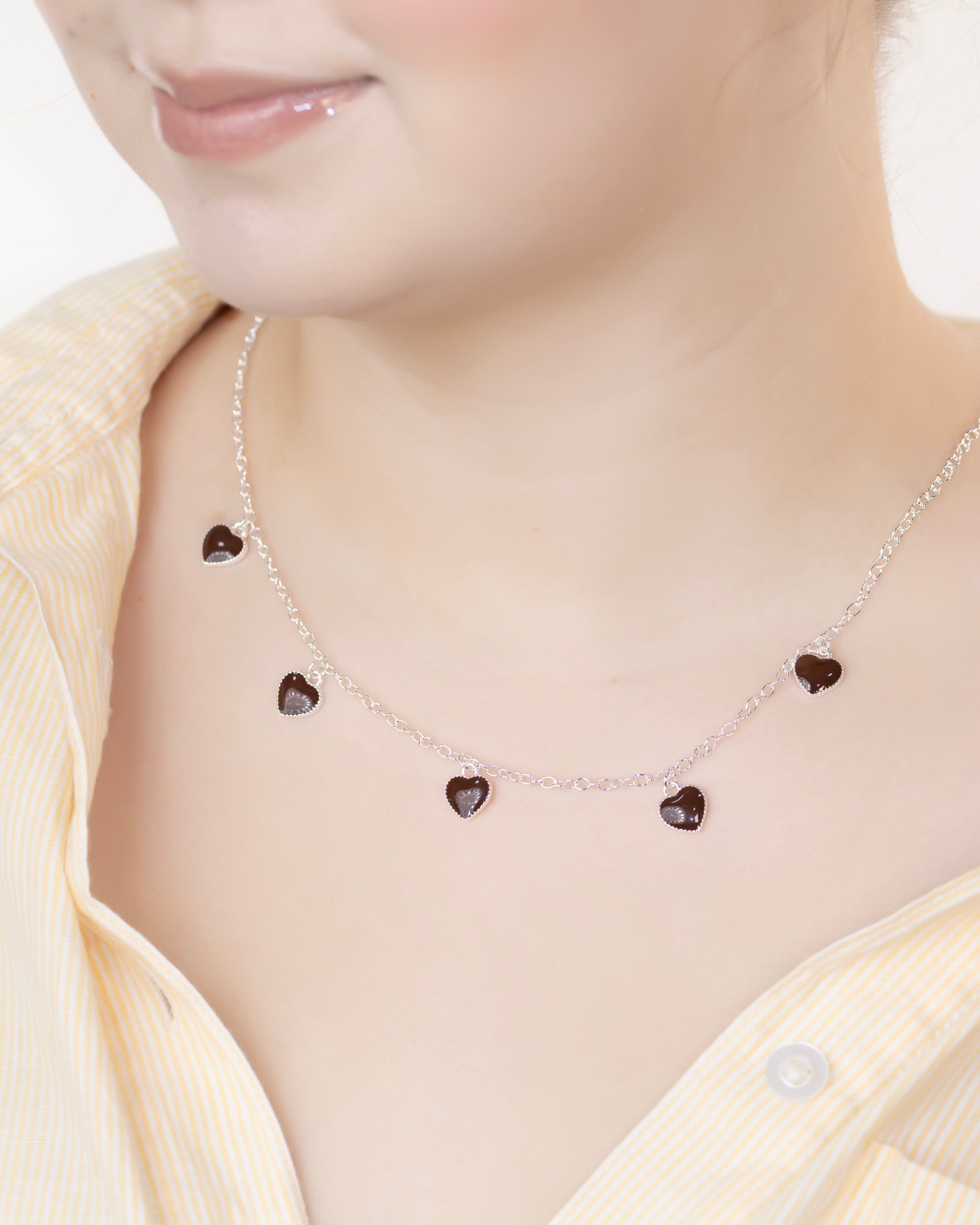 COLLARES CORAZÓN CHARM  BAÑO DE PLATA