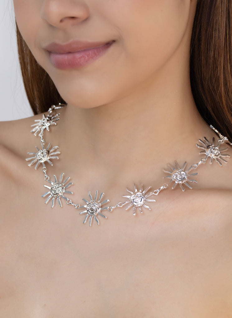 COLLAR AURORA SOLAR BAÑO EN PLATA