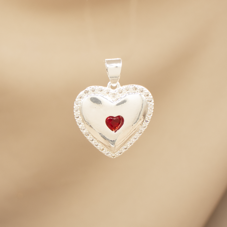 DIJE CORAZON CENTRO ROJO BAÑO DE PLATA