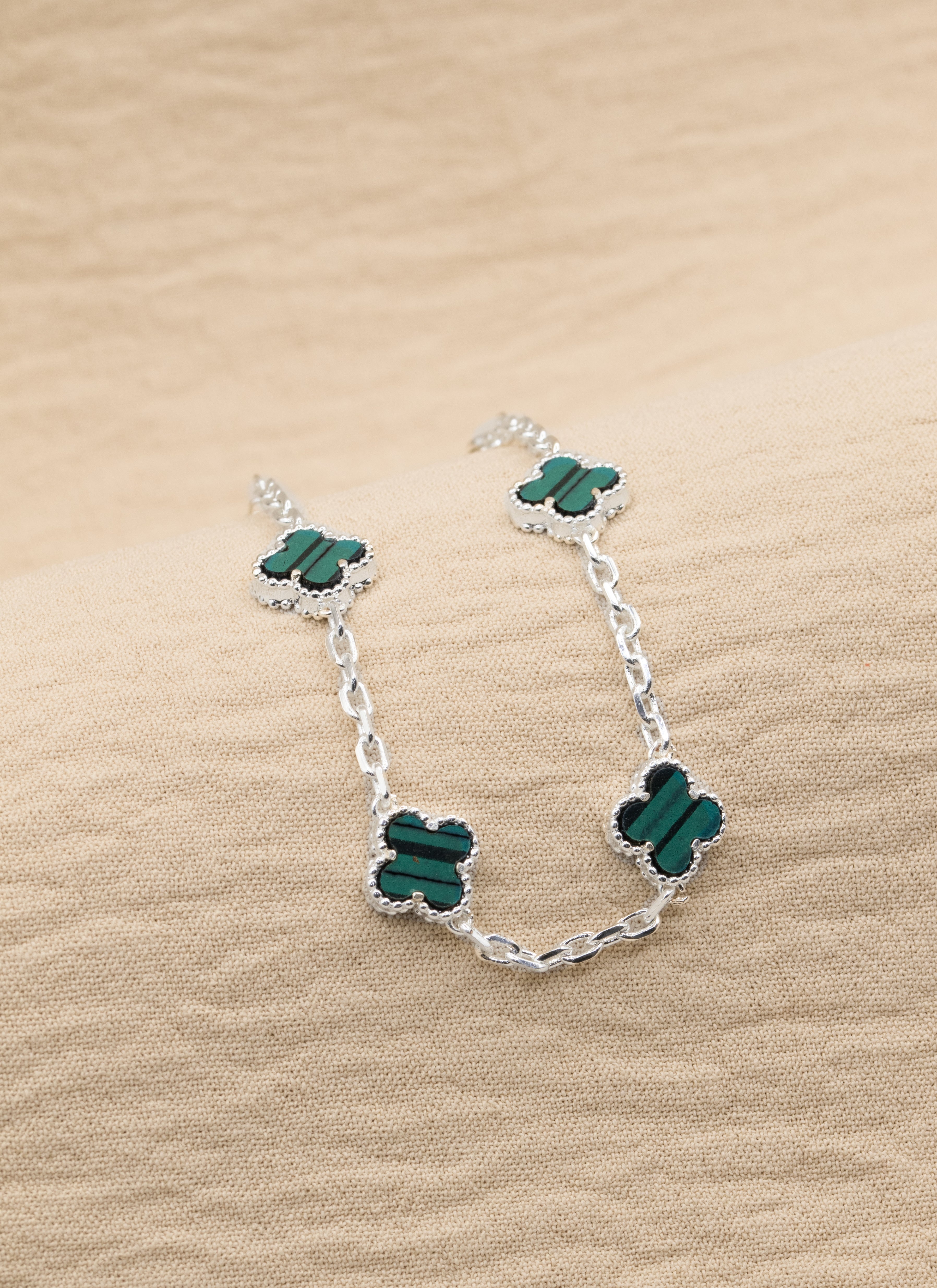 PULSERA MINI CONEXIÓN TREBOL BAÑO DE PLATA