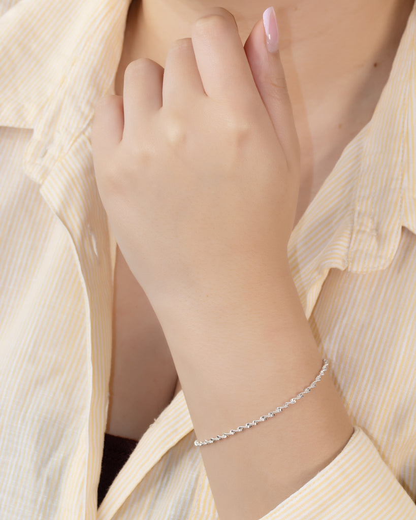 PULSERA HILO DE LUZ BAÑO PLATA