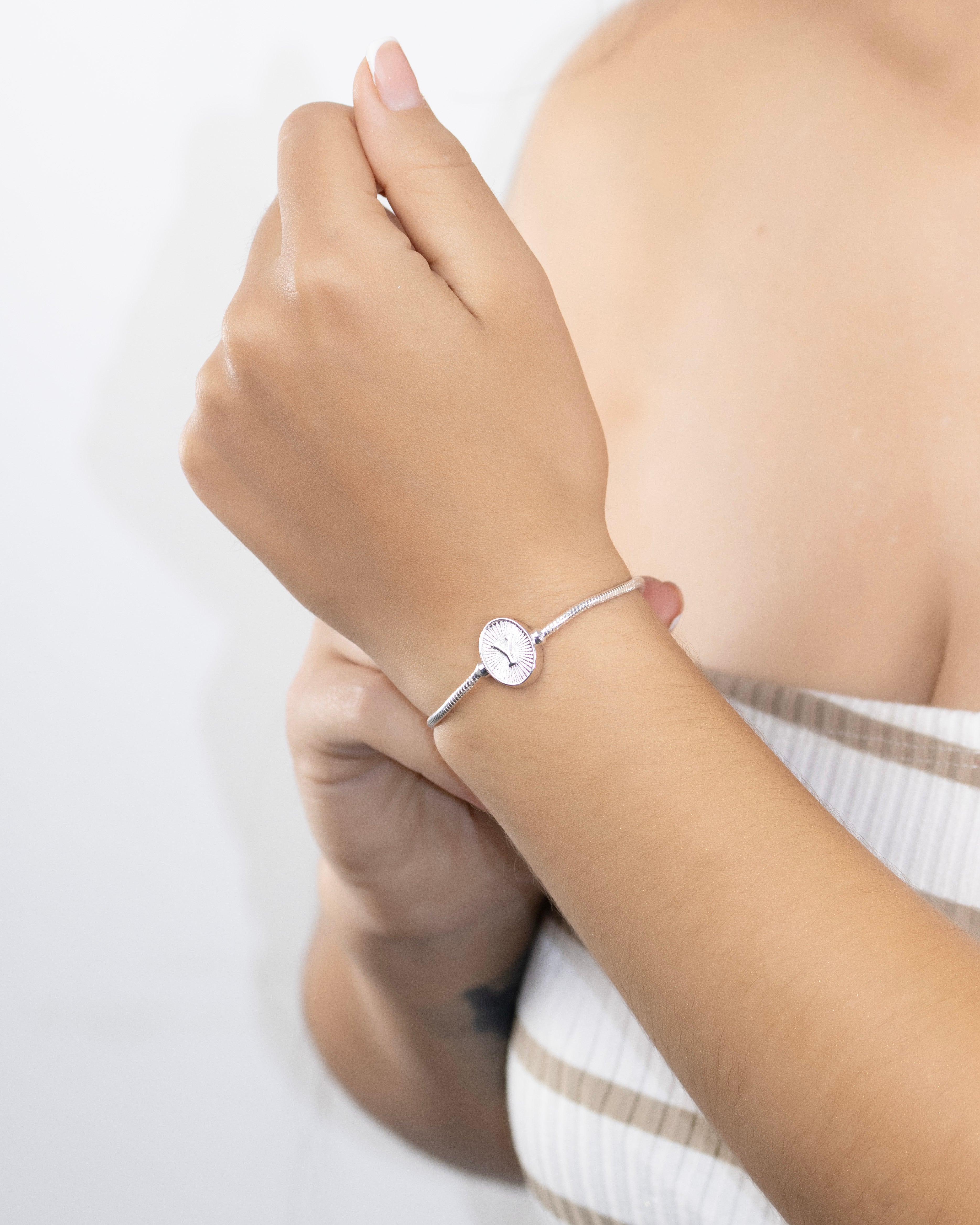PULSERA MEDALLA INICIAL BAÑO EN PLATA