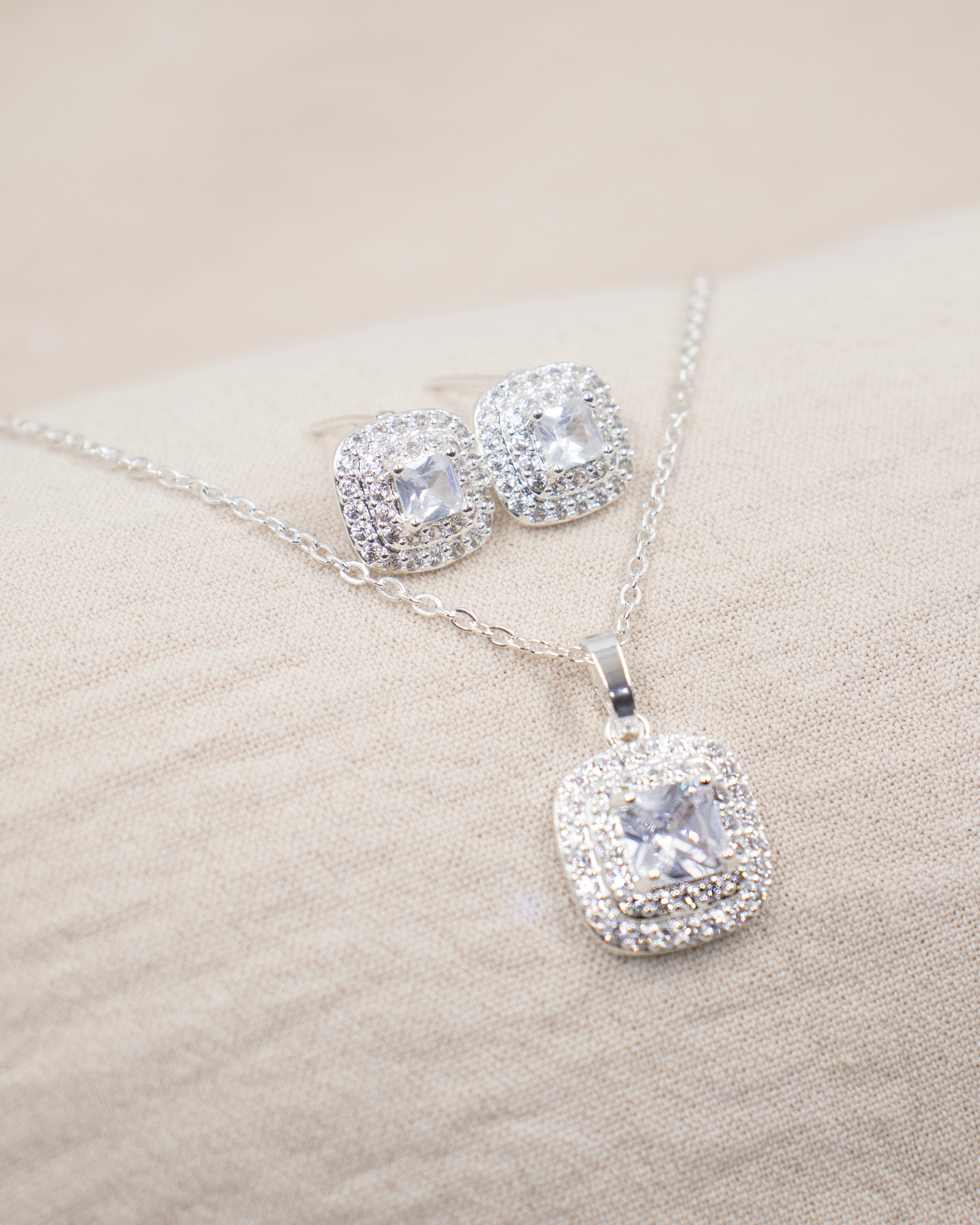 SET ELIZABETH BAÑO DE PLATA